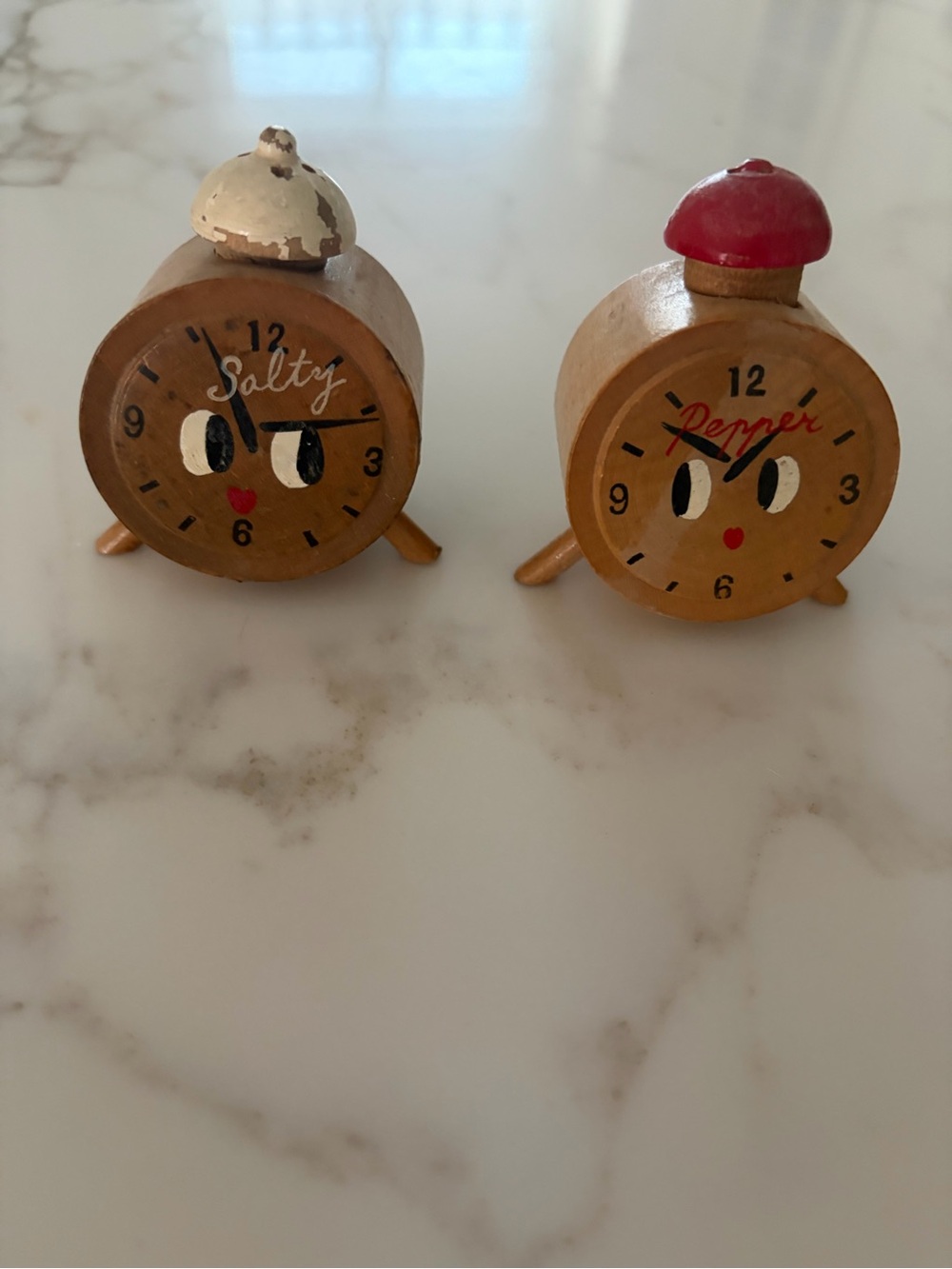 Vintage-Inspired Salt and Pepper Clock Shakers - Red & Cream